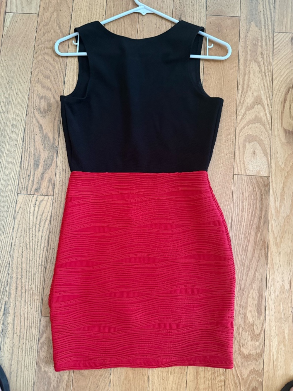 Wet Seal Black & Red Color Block Textured Bodycon Dress Size Medium